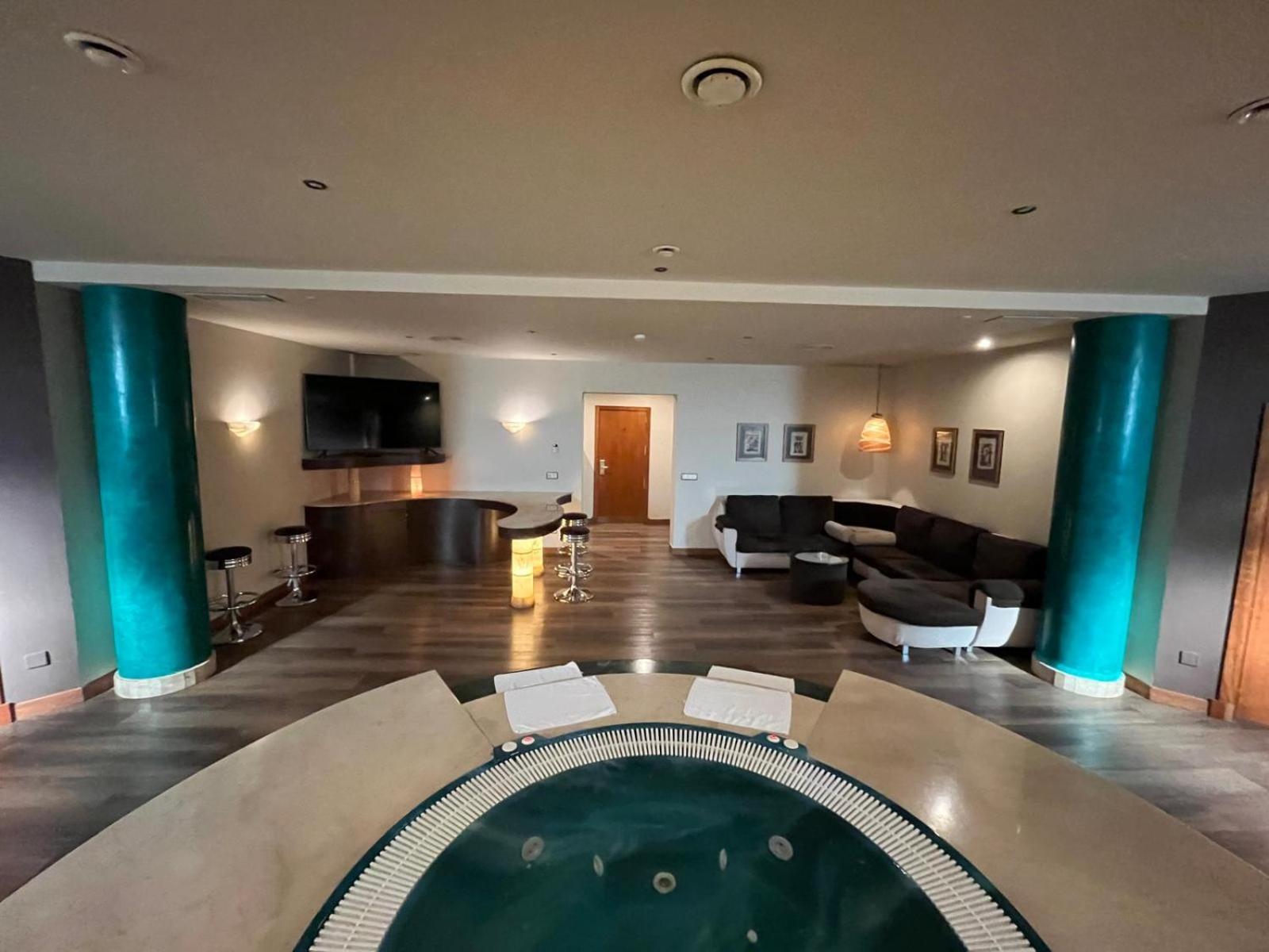 Hotel Alkalat الكالا ذي غواذَيْرا المظهر الخارجي الصورة